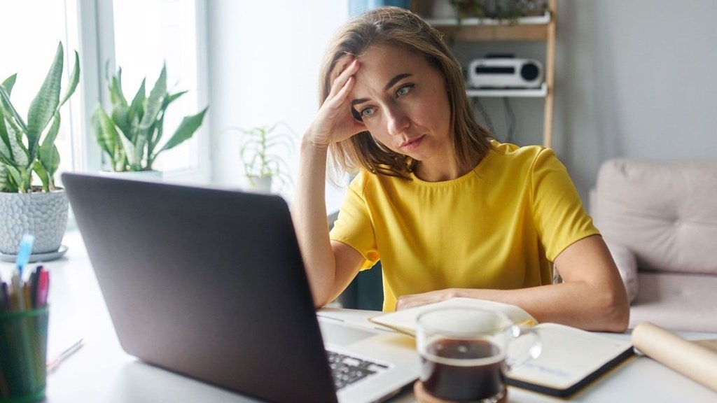 Discover Hybrid Work's Impact: Read Now! Exploring mental health in lockdown work era