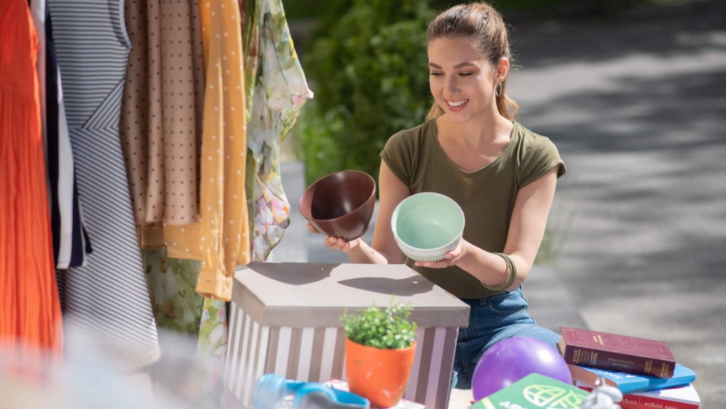 Sell Used Items: Turn Vintage Finds into Sustainable Profits Home-Based Resale Business: Profit from the Secondhand Market