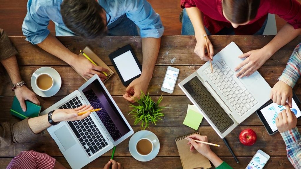 Virtual Event Planner: Organize Online Conferences & Webinars from Home Home-Based Virtual Event Planning: Launch Your Remote Coordination Business